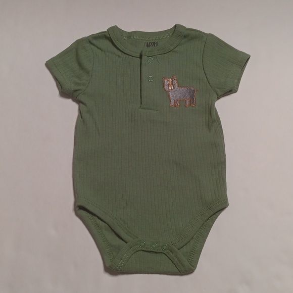 3 Short Sleeve Bodysuits - Picture 13 of 17